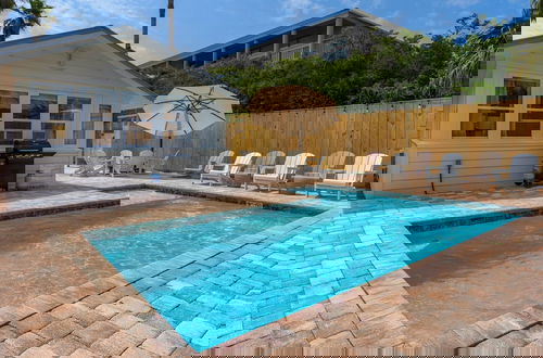 Foto 24 - Private Pool in Grayton & Feet to the Beach; Next Door to Chiringo & Red Bar