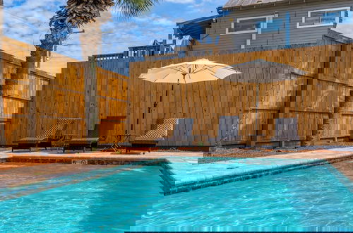 Foto 25 - Private Pool in Grayton & Feet to the Beach; Next Door to Chiringo & Red Bar