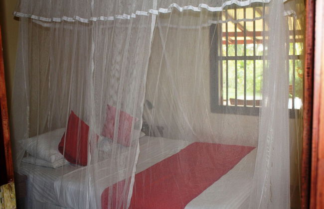 Peacock Point - Whole Villa 2 Bedroom (Sleeps 4) - Photo 3