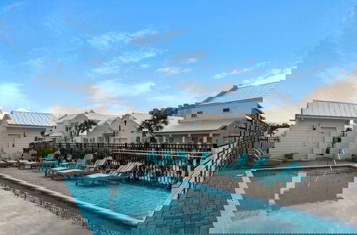Foto 23 - Beautiful Coastal Chic Home for 9 + Neighborhood Pool in Panama City Beach