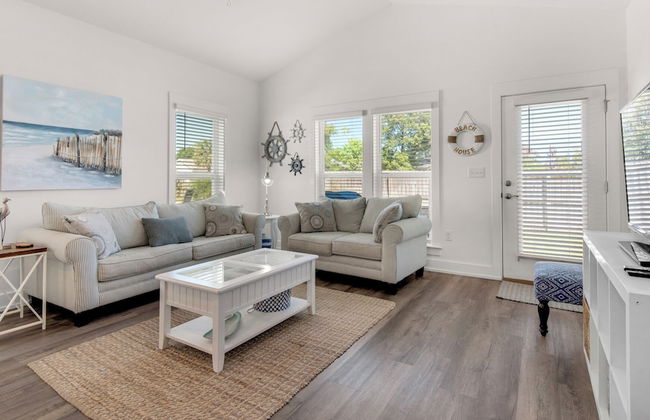 Beautiful Coastal Chic Home for 9 + Neighborhood Pool in Panama City Beach - Foto 1