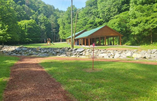 Mossie Oak Cabin 2 Bedroom Cabin by RedAwning - Foto 25