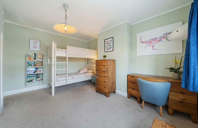 A Delightful 4-bedroom Home With a Private Garden - Foto 4