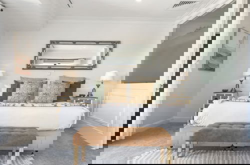 Foto 3 - Urban Retreat in the Heritage Building