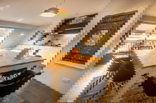 Photo 3 - w High Ceiling and Classy 2BR in Miraflores