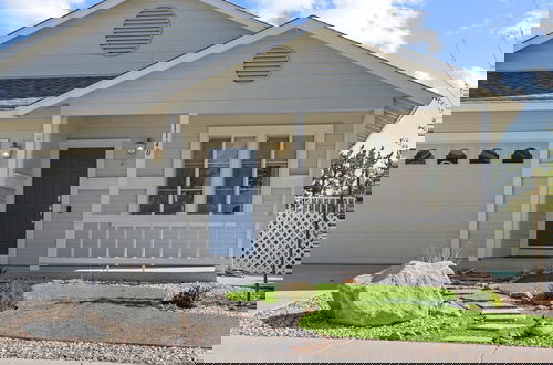 Foto 5 - DT Reno - Elegant Home w Private Patio BBQ Grill