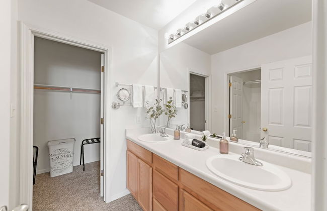 DT Reno - Elegant Home w Private Patio BBQ Grill - Foto 37