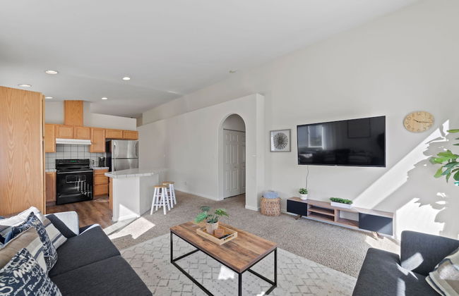 DT Reno - Elegant Home w Private Patio BBQ Grill - Foto 25