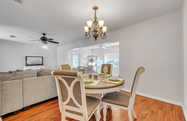 Sunny Retreat In Clearwater 2 Bedroom Home by RedAwning - Foto 20
