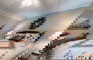 Foto 3 - Bruno's Mountain Cave 3 Bedroom Cabin by RedAwning