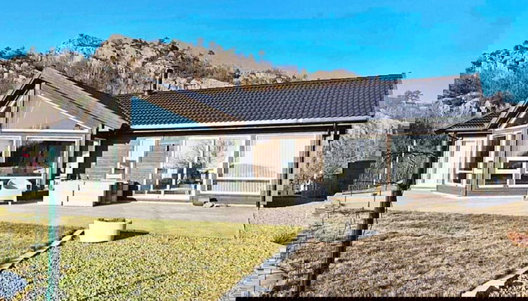 Foto 1 - 10 Person Holiday Home in Lindesnes