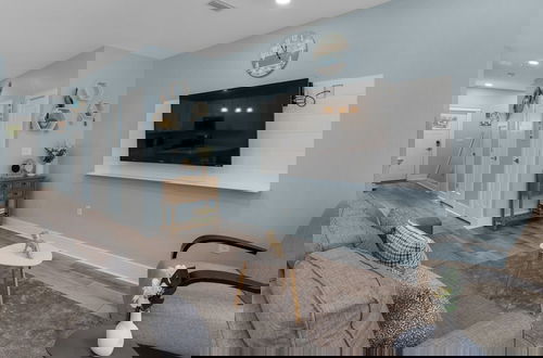 Photo 20 - 3BR Home /beach Access/spacious Deck/zoo Across