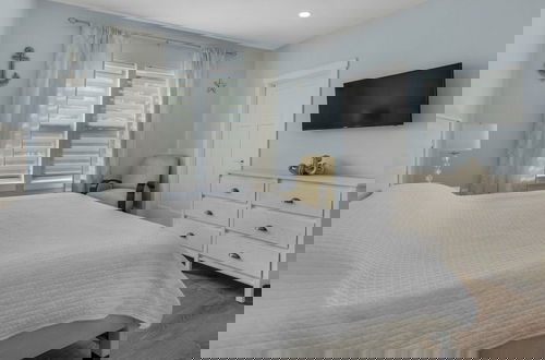 Photo 2 - 3BR Home /beach Access/spacious Deck/zoo Across