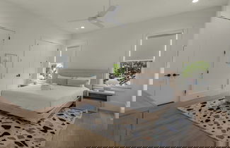 Foto 2 - 4 Bedrooms, 2 Pools & Tennis; 5-min Walk to Beach