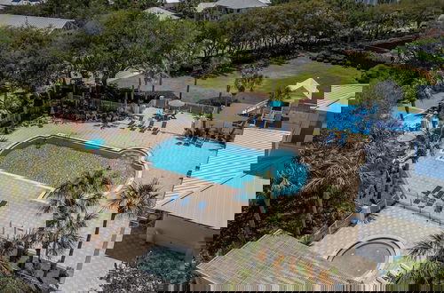 Foto 58 - Private Splash Pool + Carriage House, 1 House to Beach w/ Beach Chair Setup!
