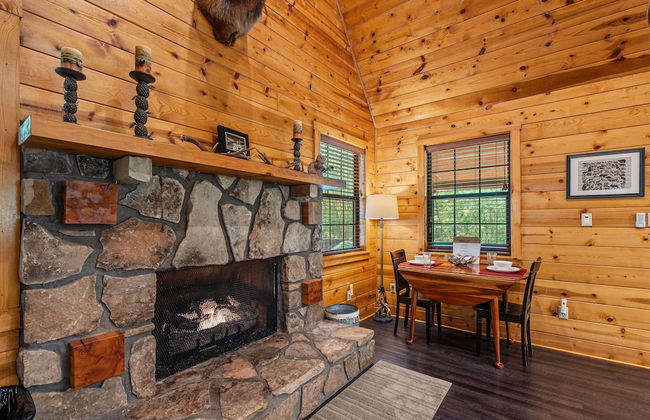 Mountain Laurel - 1 Bedrooms, 1 Baths, Sleeps 4 Cabin by RedAwning - Foto 14