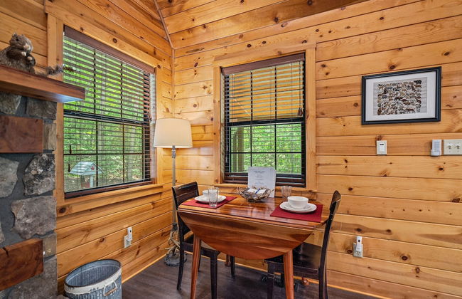Mountain Laurel - 1 Bedrooms, 1 Baths, Sleeps 4 Cabin by RedAwning - Foto 12
