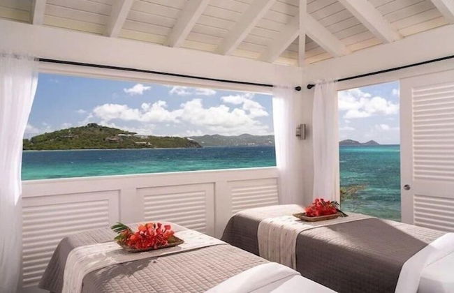 Ritz Carlton - Photo 1