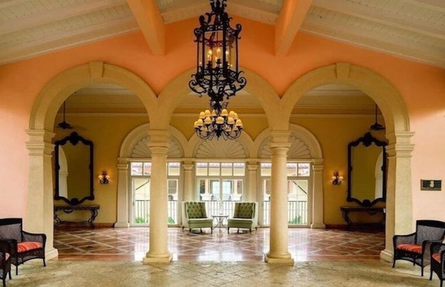 Ritz Carlton - Photo 36