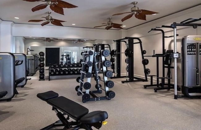 Ritz Carlton - Photo 19