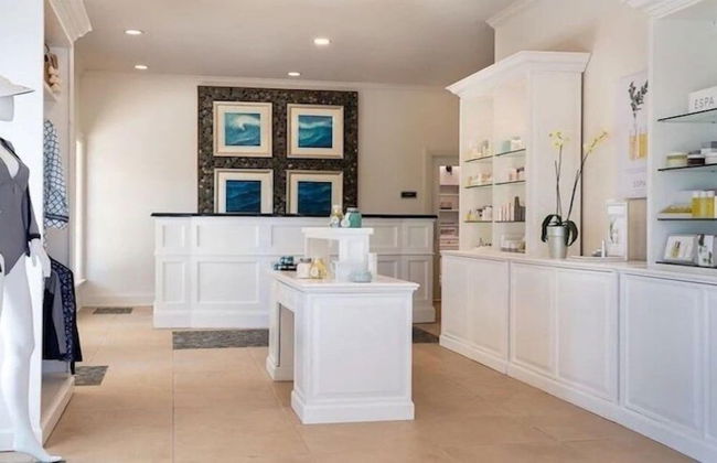 Ritz Carlton - Photo 4