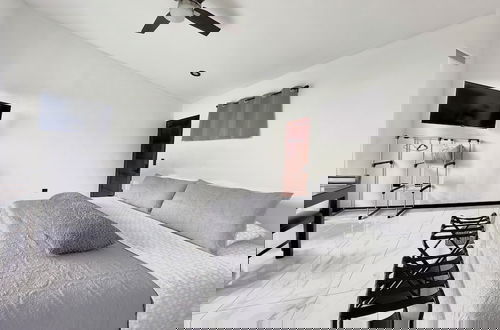 Foto 9 - Black & White Apartments Monteverde