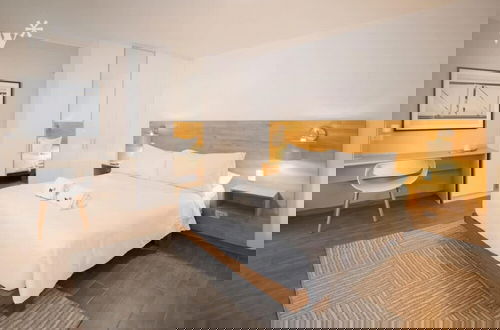 Photo 6 - w Spacious and Classy 2BR in Miraflores
