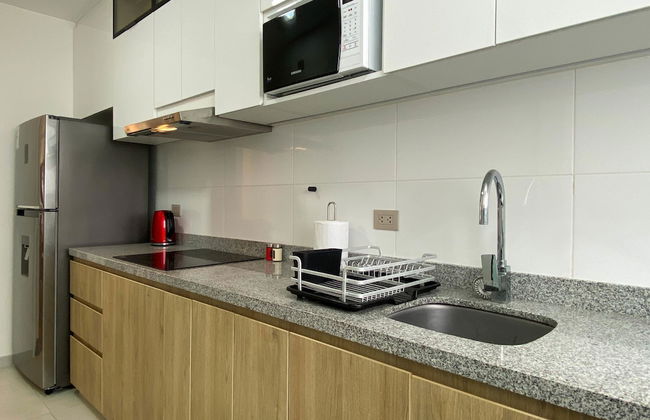 Beautiful 2BR With Balcony in Miraflores - Photo 9