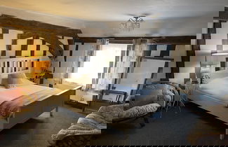 Foto 1 - Captivating 1-bed Apartment in Newmarket