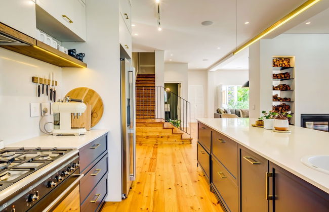 Magnificent Heritage Home w Sweeping Views of the City Oranjezicht Heritage - Photo 24