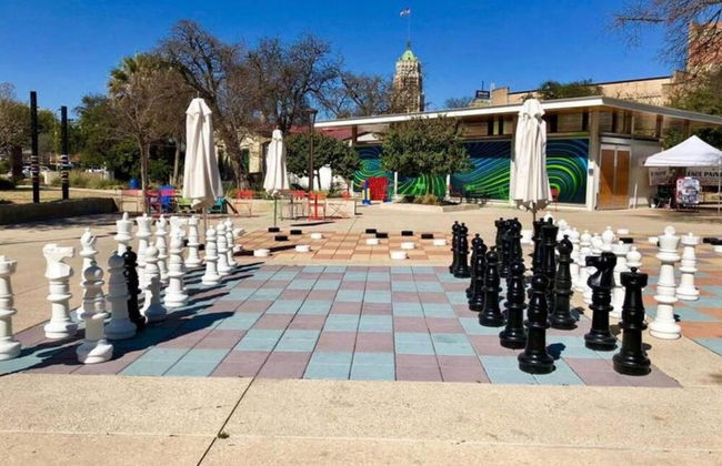 Beautiful Fenced 3BR 2BA Near Exciting Downtown - Foto 32