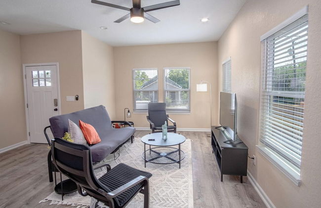 Beautiful Fenced 3BR 2BA Near Exciting Downtown - Foto 5