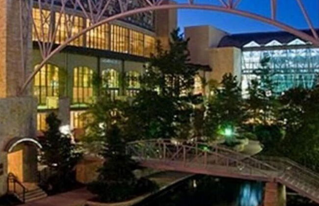 Beautiful Fenced 3BR 2BA Near Exciting Downtown - Foto 31