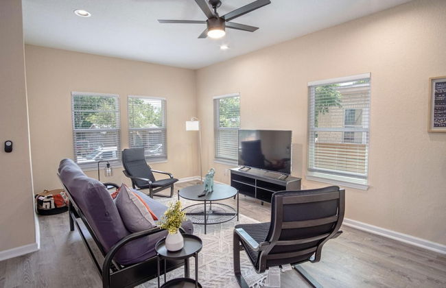 Beautiful Fenced 3BR 2BA Near Exciting Downtown - Foto 4