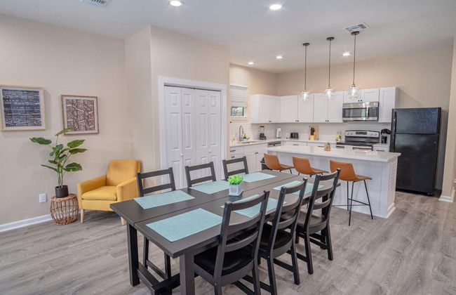 Beautiful Fenced 3BR 2BA Near Exciting Downtown - Foto 6