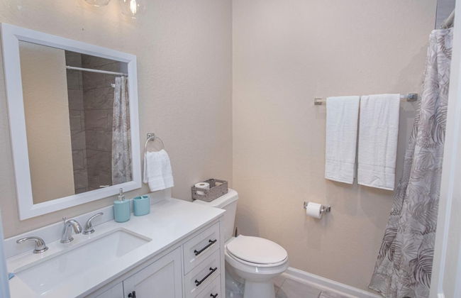 Beautiful Fenced 3BR 2BA Near Exciting Downtown - Foto 18