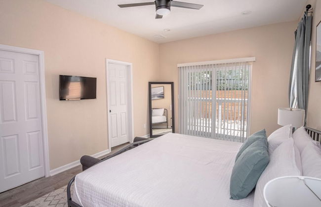 Beautiful Fenced 3BR 2BA Near Exciting Downtown - Foto 13