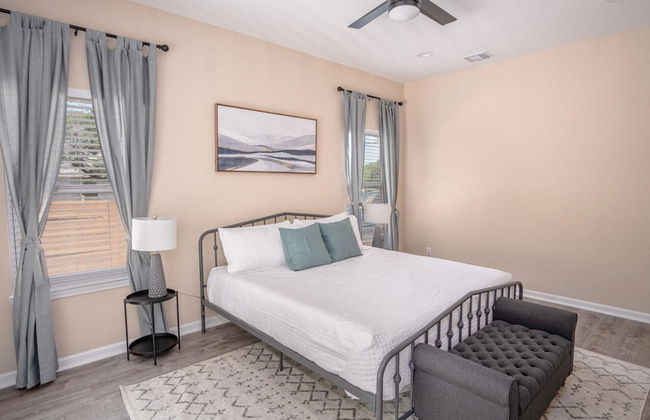 Beautiful Fenced 3BR 2BA Near Exciting Downtown - Foto 12