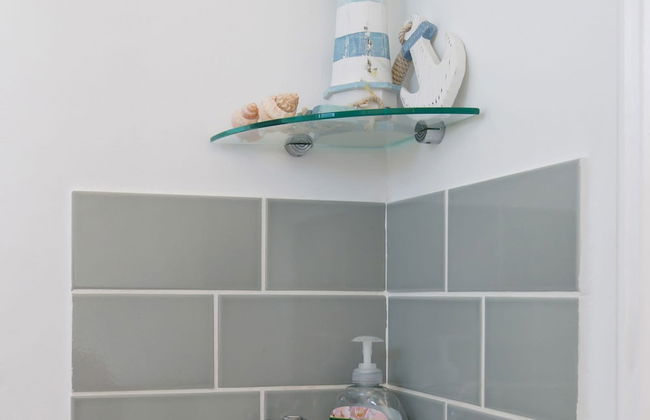 Newly Refurbished Seaside Escape - 5 Mins to Beach - Foto 16