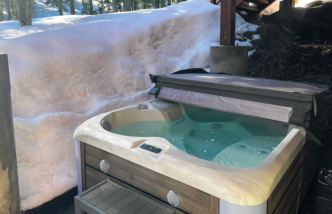 Explorer by Avantstay Close to Slopes! Game Room, Guest Suite, Hot Tub - Photo 34