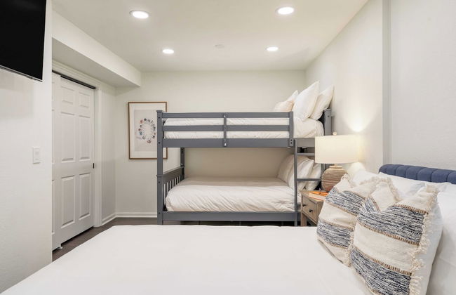 Explorer by Avantstay Close to Slopes! Game Room, Guest Suite, Hot Tub - Photo 27