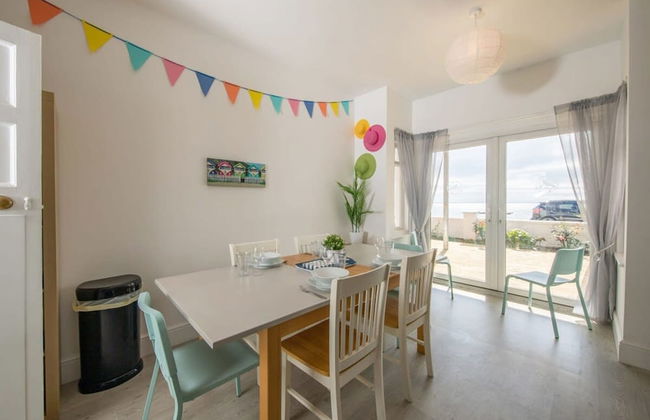Beautiful Beachfront House wth Balcony Sea Views - Foto 76