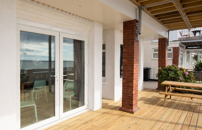 Beautiful Beachfront House wth Balcony Sea Views - Foto 7