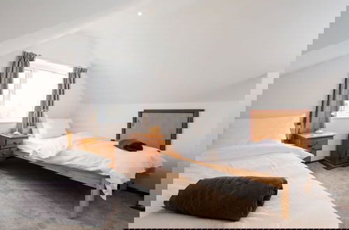 Foto 69 - Stunning Beachfront Apt w Balcony Sea Views