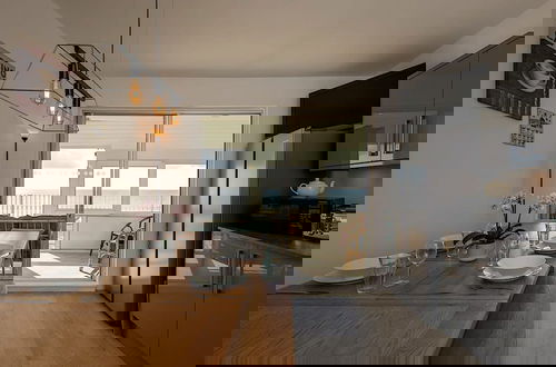 Foto 52 - Stunning Beachfront Apt w Balcony Sea Views