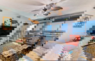 Foto 1 - Beach Style Condo Includes Google Mini Home And Beach Access 2 Bedroom Condo by RedAwning