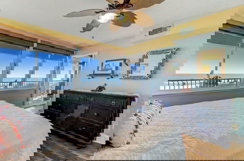 Foto 4 - Beach Style Condo Includes Google Mini Home And Beach Access 2 Bedroom Condo by RedAwning
