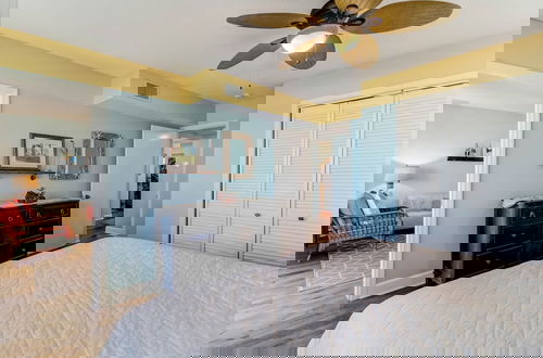 Foto 5 - Beach Style Condo Includes Google Mini Home And Beach Access 2 Bedroom Condo by RedAwning
