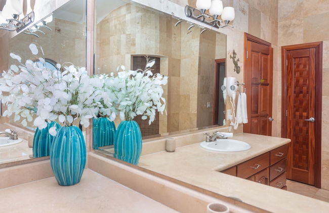 Lawson Rock - Yellowfish 211 2 Bedroom Condo by Redawning - Photo 12