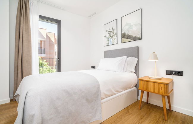 Limehome Barcelona Plaça Pirineus - Photo 10